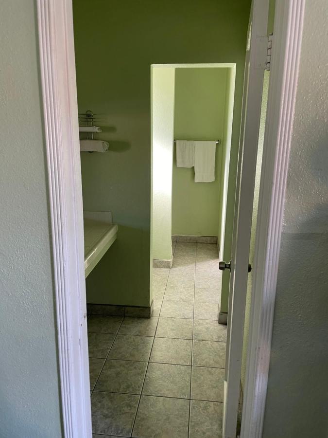 Ramona Motel Hemet Exterior photo